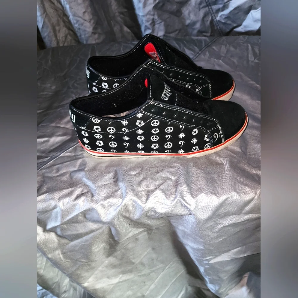 Korn Fieldy bass tribal sneakers Size 10.5 - Picture 1 of 6